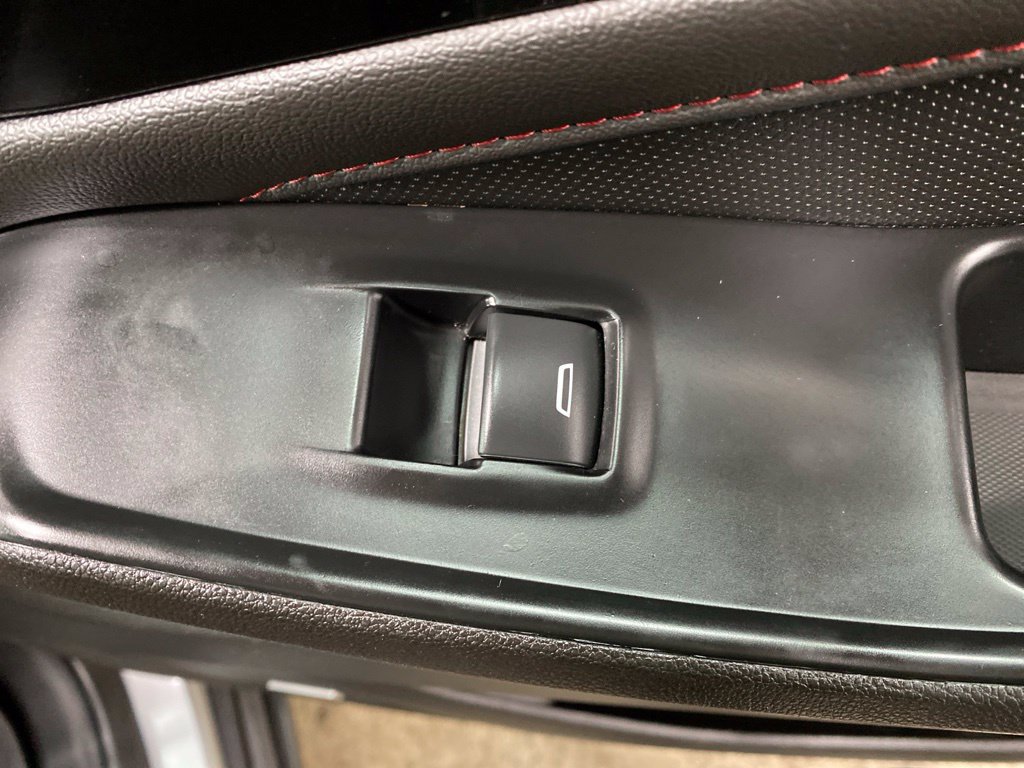 Used 2023 Chevrolet Traverse RS w/ LPO, Floor Liner Package AWD/4WD image 18