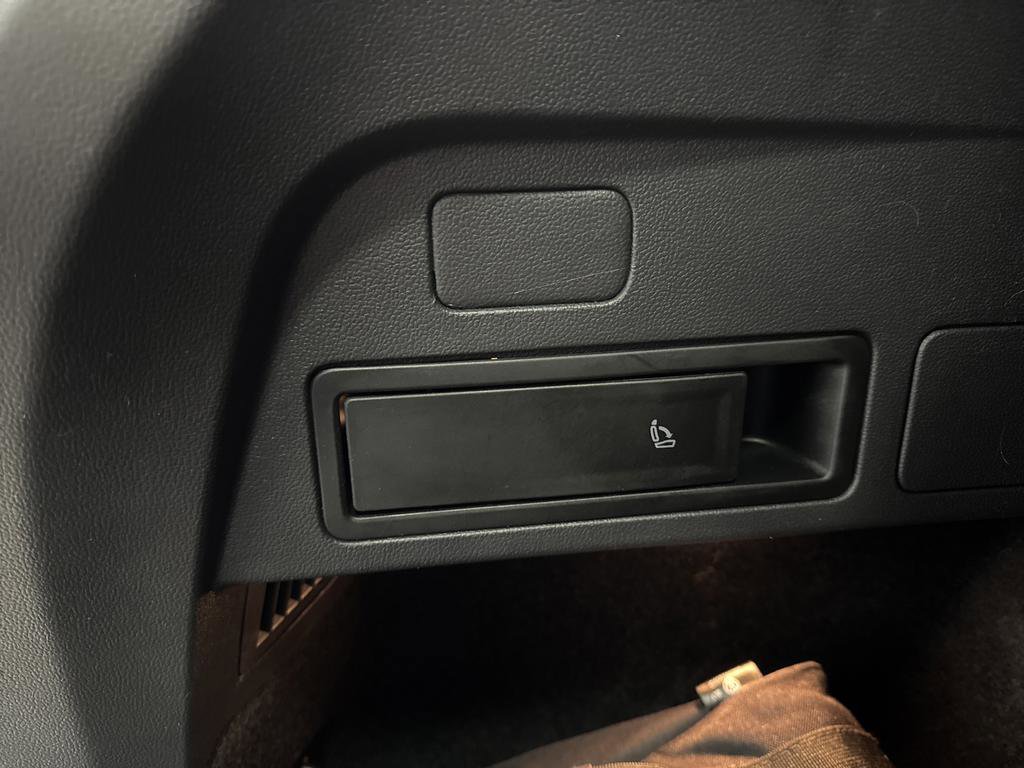 Used 2018 Volkswagen Tiguan S image 13