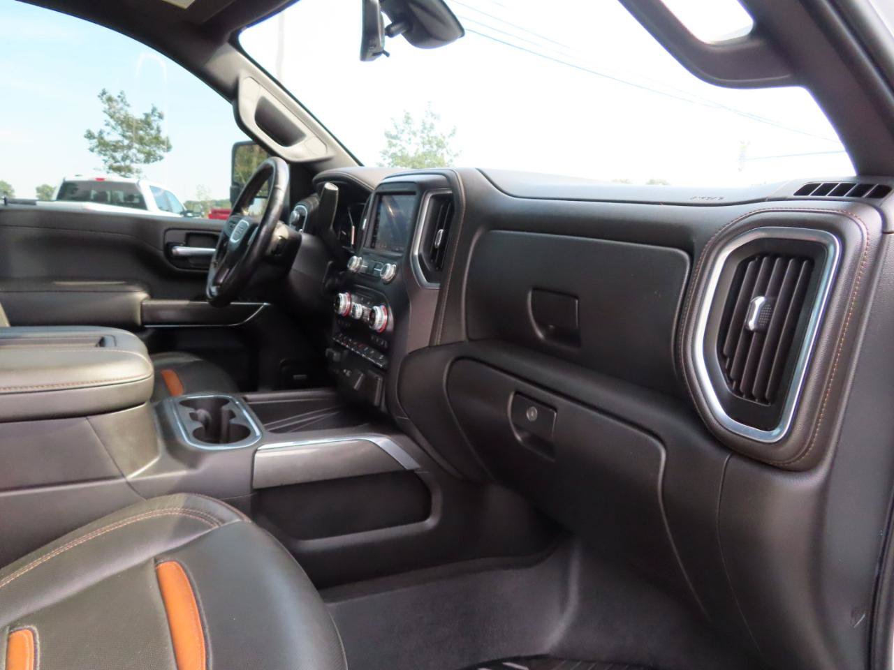 Used 2020 GMC Sierra 2500 AT4 w/ AT4 Premium Package AWD/4WD image 55