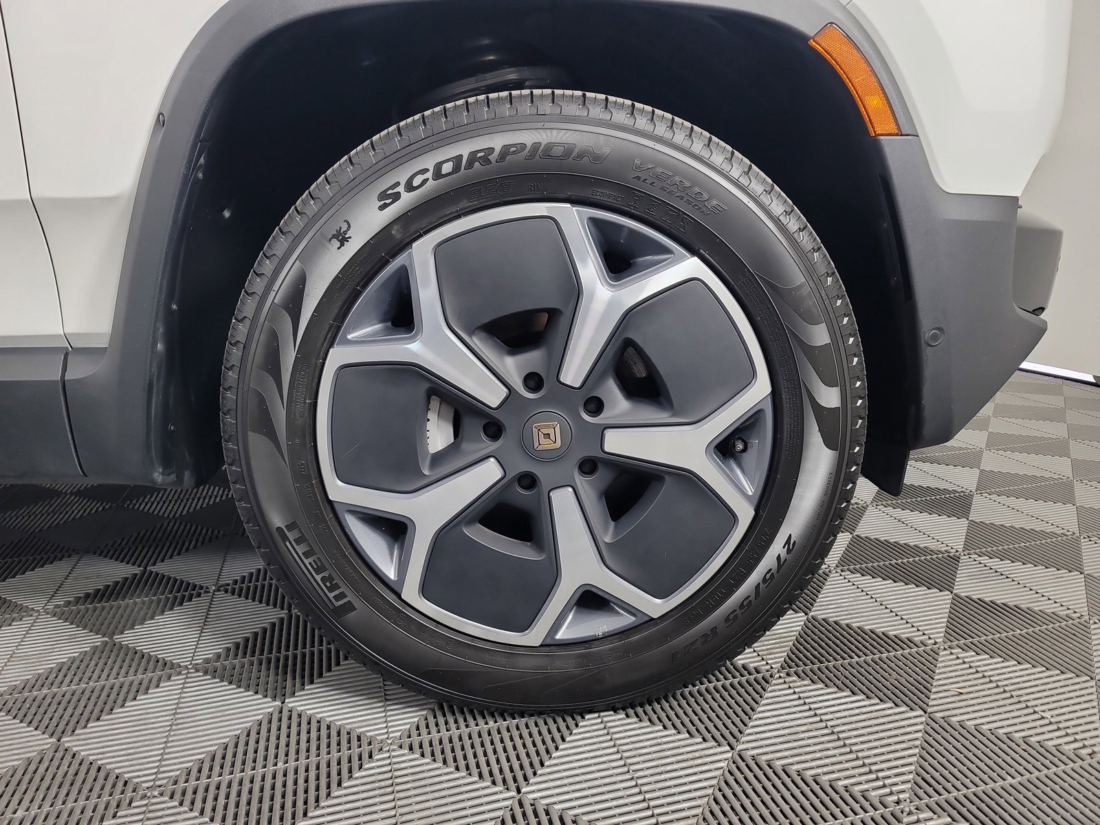 Used 2024 Rivian R1S Adventure AWD/4WD image 11