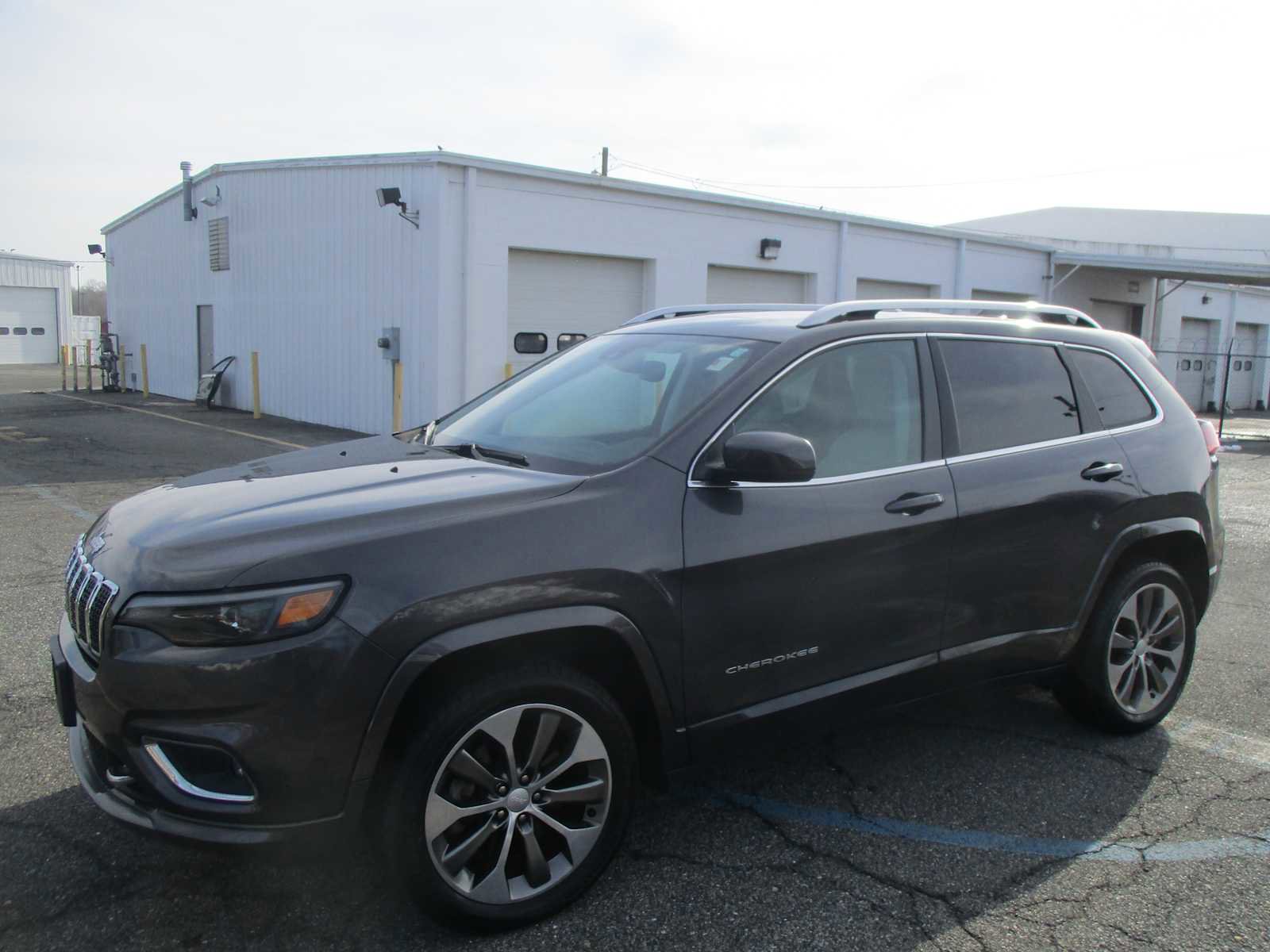 Used 2019 Jeep Cherokee Overland w/ Technology Group image 1