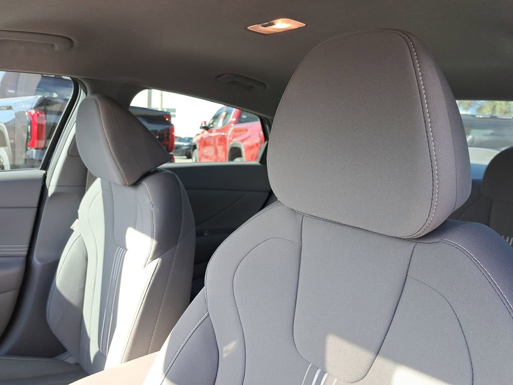 Used 2023 Hyundai Elantra SEL w/ Convenience Package image 15