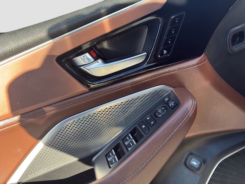 Used 2023 Acura MDX FWD w/ Technology Package image 9