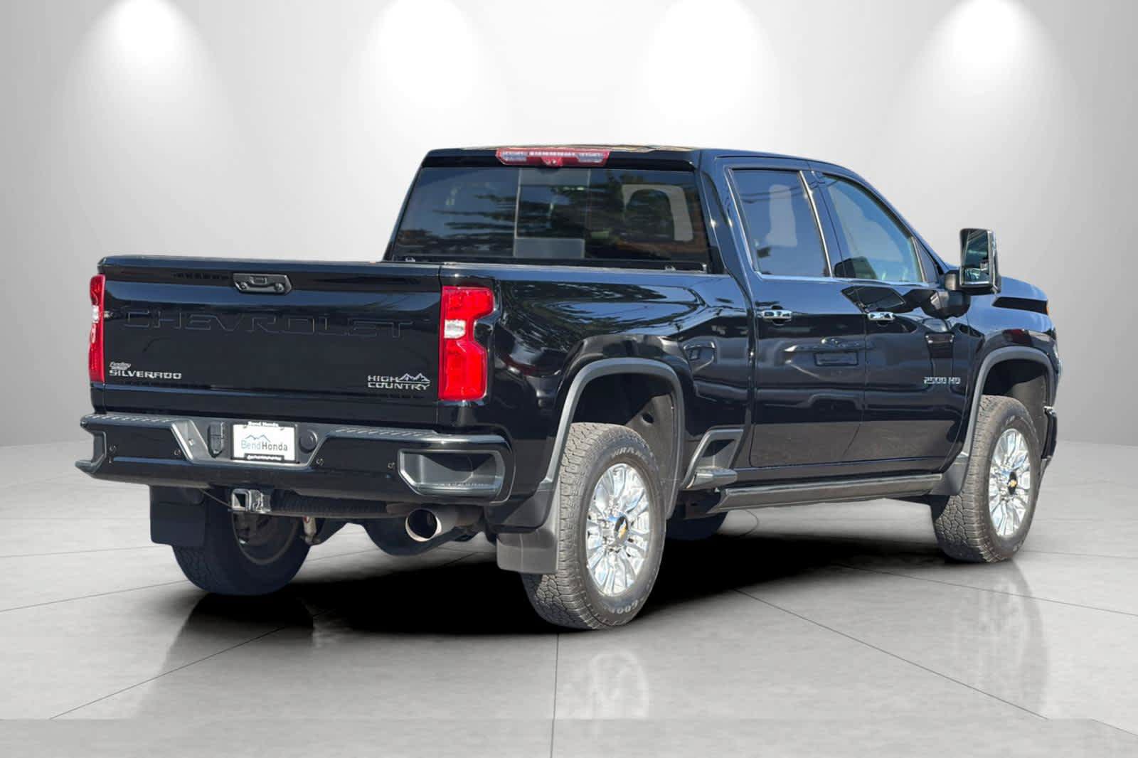 Used 2021 Chevrolet Silverado 2500 High Country w/ Z71 Off-Road Package AWD/4WD video 2