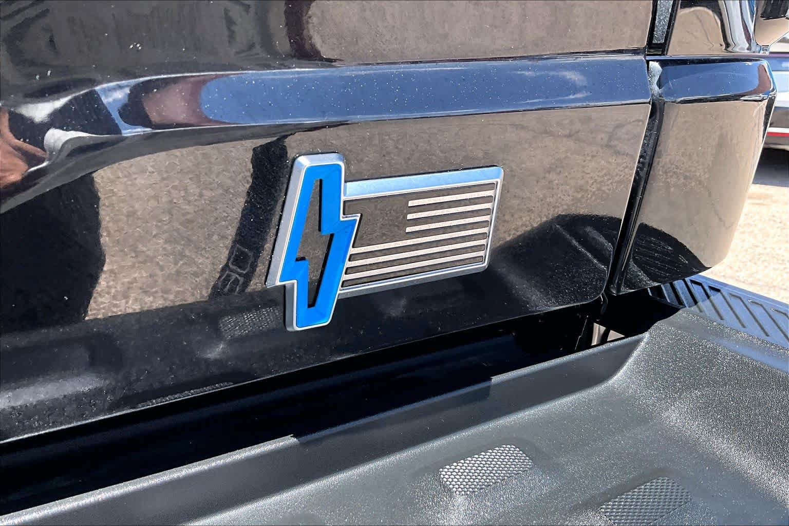 Used 2025 Ford F150 Lightning Flash AWD/4WD image 8
