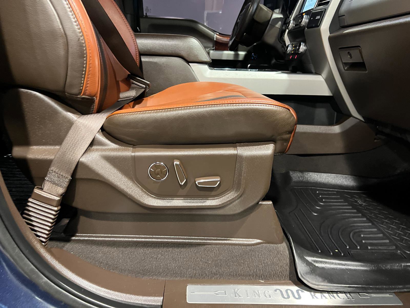 Used 2019 Ford F250 King Ranch w/ King Ranch Ultimate Package image 30
