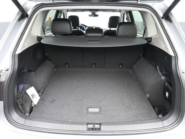 Used 2022 Volkswagen Tiguan SE image 6