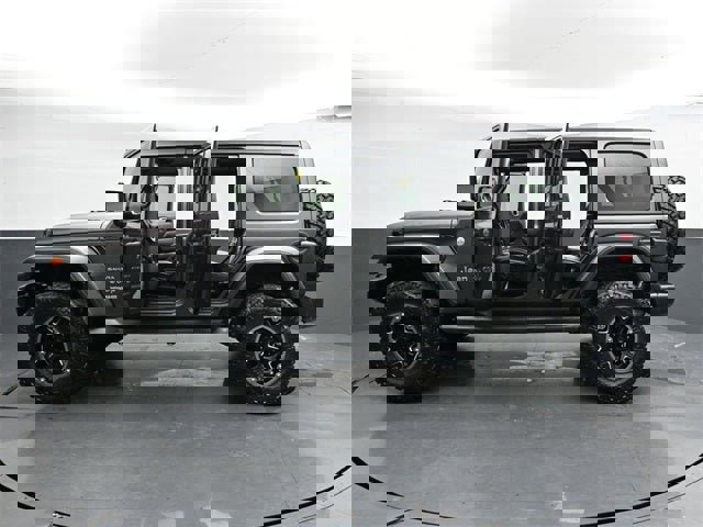 Used 2021 Jeep Wrangler Unlimited Sahara image 35