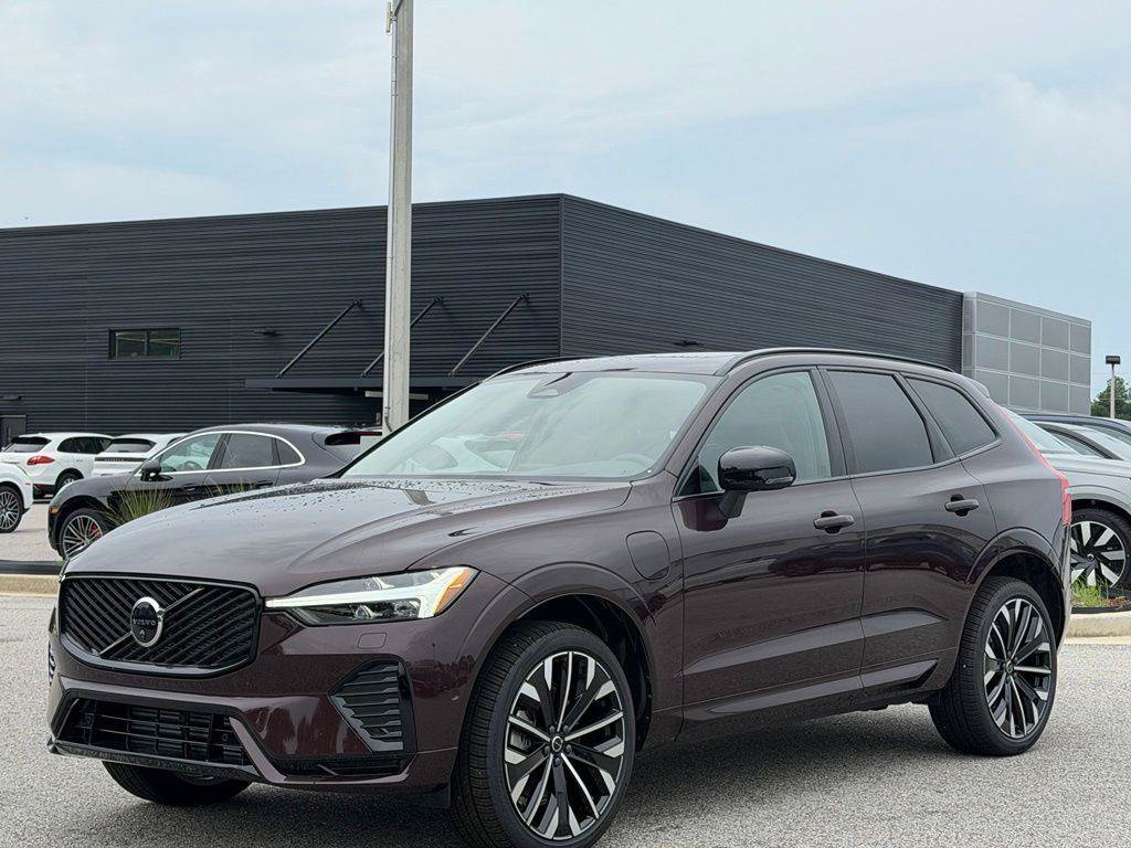 New 2026 Volvo XC60 T8 Ultra w/ Protection Package Premier AWD/4WD image 8