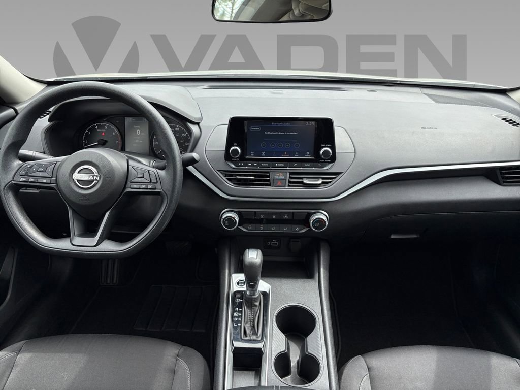 Used 2024 Nissan Altima 2.5 S image 2