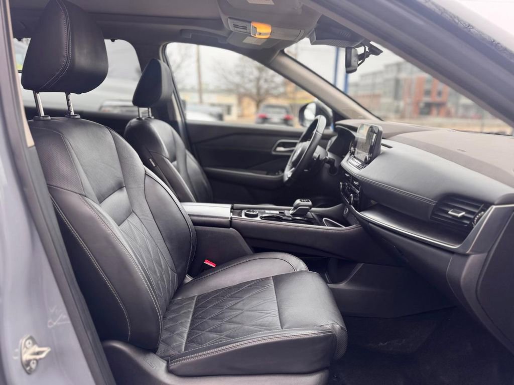 Used 2021 Nissan Rogue Platinum image 23