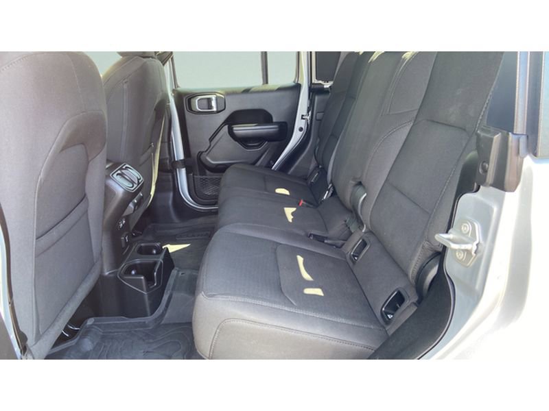 Used 2023 Jeep Gladiator Sport AWD/4WD image 18
