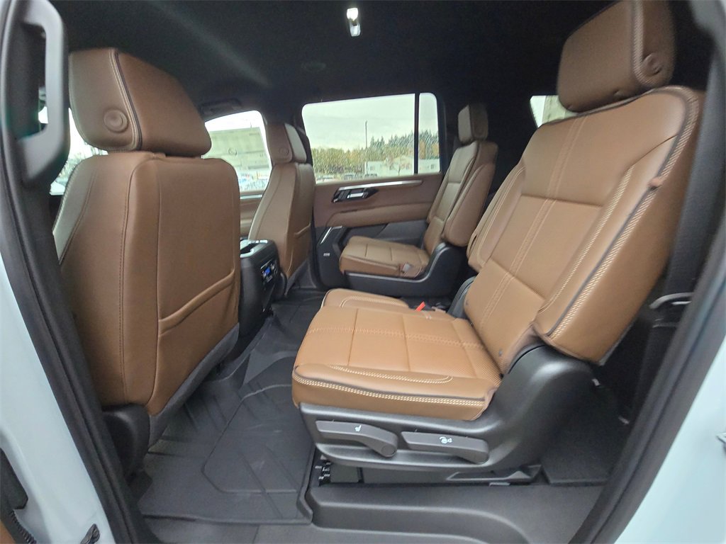 New 2026 Chevrolet Suburban High Country image 11