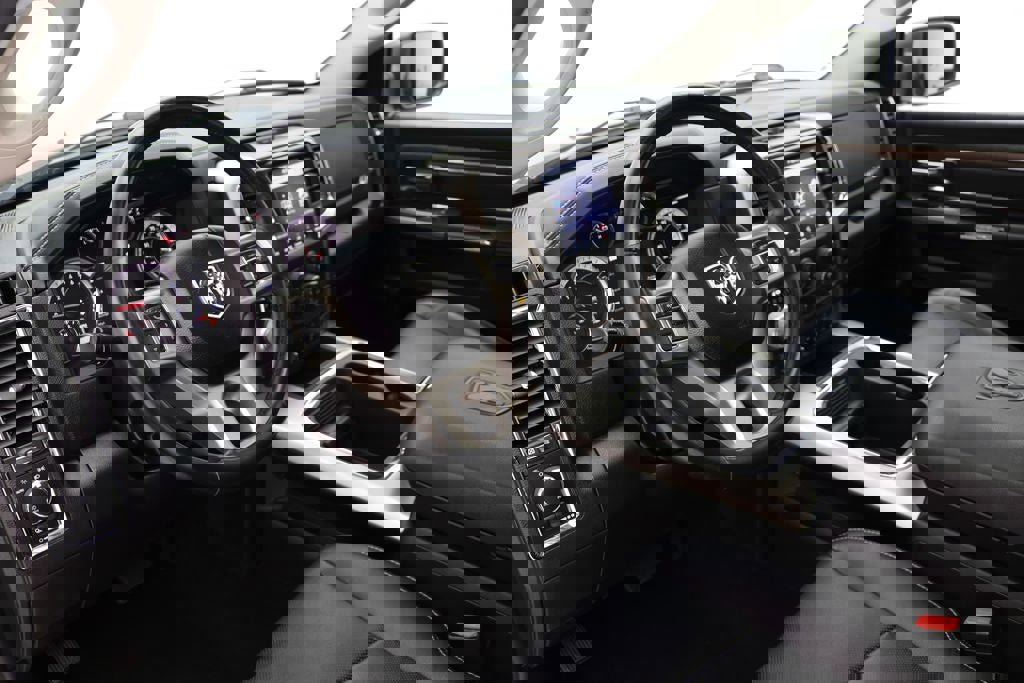 Used 2018 RAM 1500 Laramie w/ Convenience Group image 19