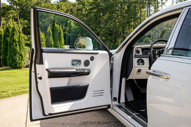 Used 2020 Rolls-Royce Phantom Sedan RWD image 54