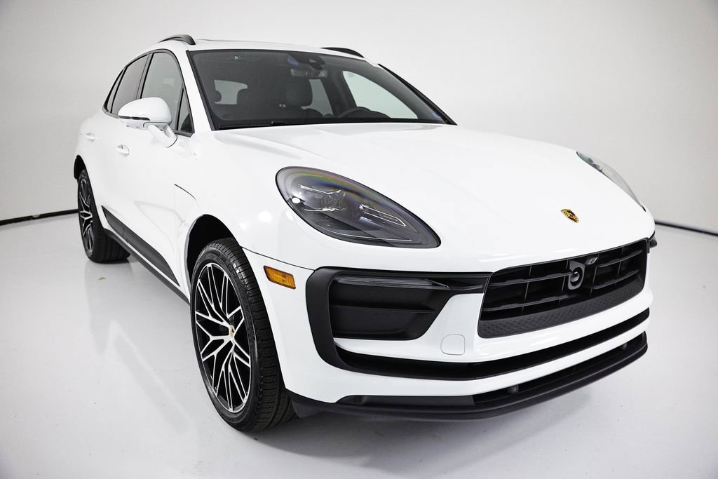 New 2026 Porsche Macan AWD/4WD image 9