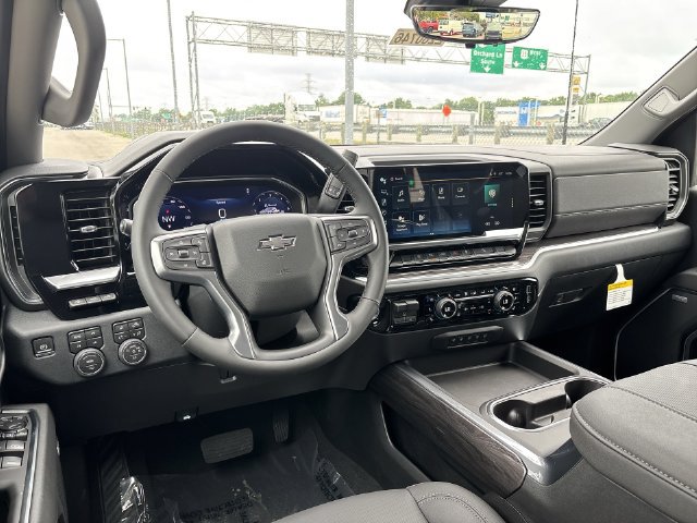 New 2026 Chevrolet Silverado 2500 LTZ w/ LTZ Plus Package AWD/4WD image 22