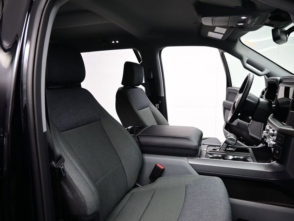 Used 2025 Ford F150 Lightning XLT image 19