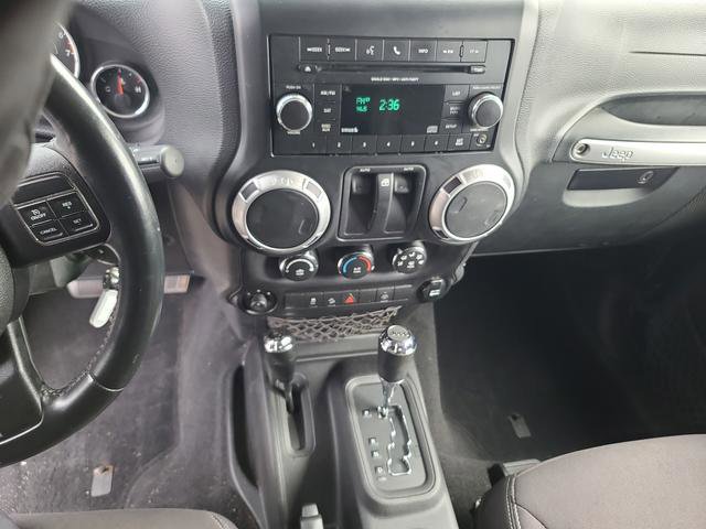 Used 2013 Jeep Wrangler Rubicon w/ PWR Convenience Group image 23