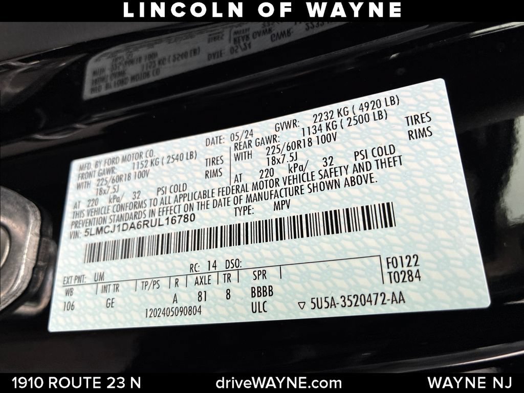 Certified 2024 Lincoln Corsair AWD w/ Equipment Group 101A image 29