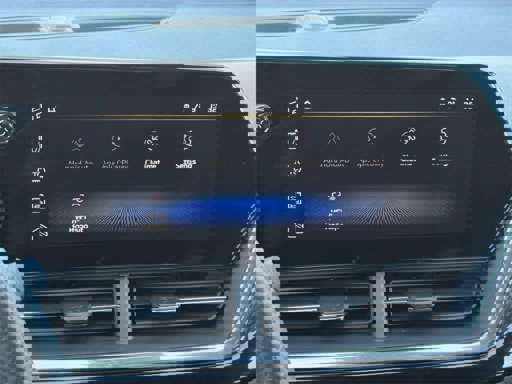 Used 2025 Chevrolet Trax RS w/ Sunroof Package image 16