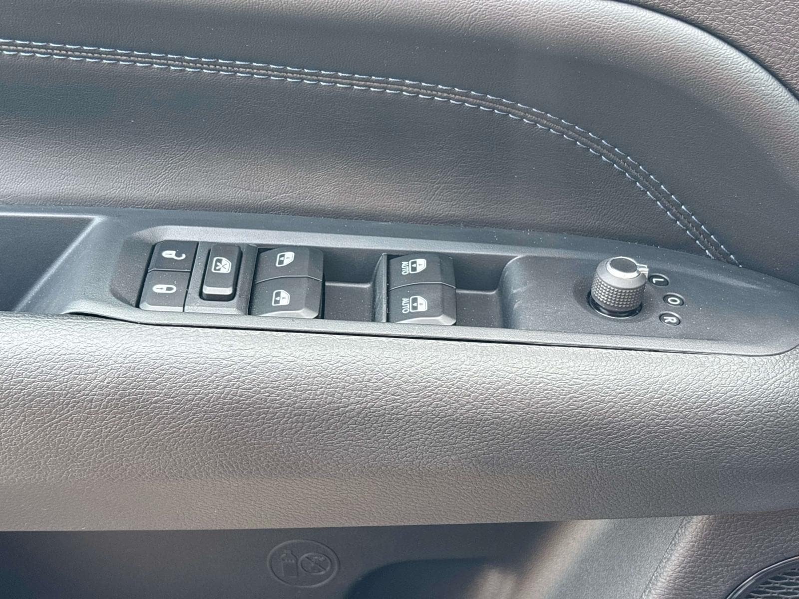 New 2026 Jeep Compass Latitude AWD/4WD image 12