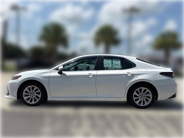 Used 2021 Toyota Camry LE FWD image 4