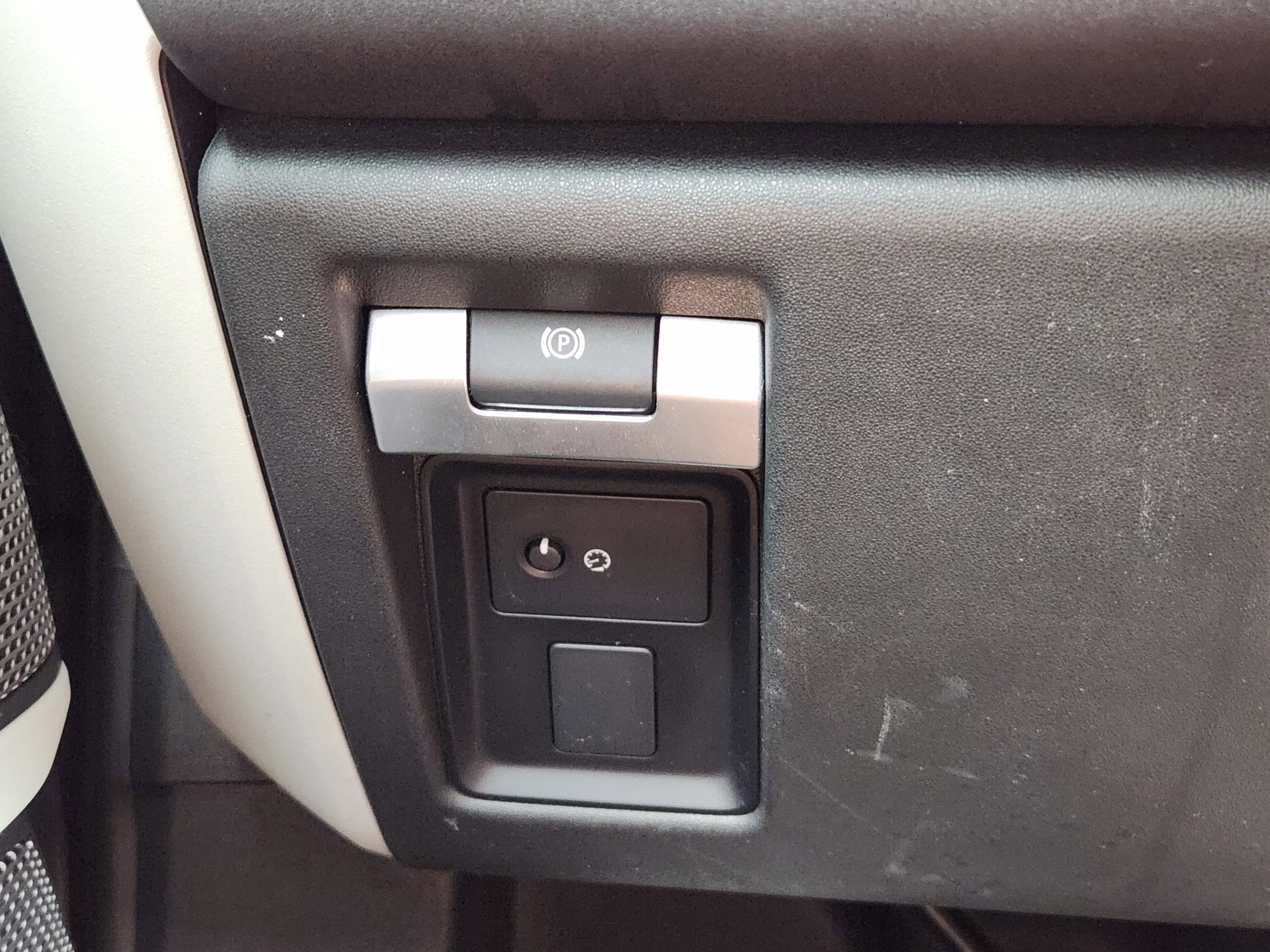 Used 2021 Land Rover Defender 90 S AWD/4WD image 14