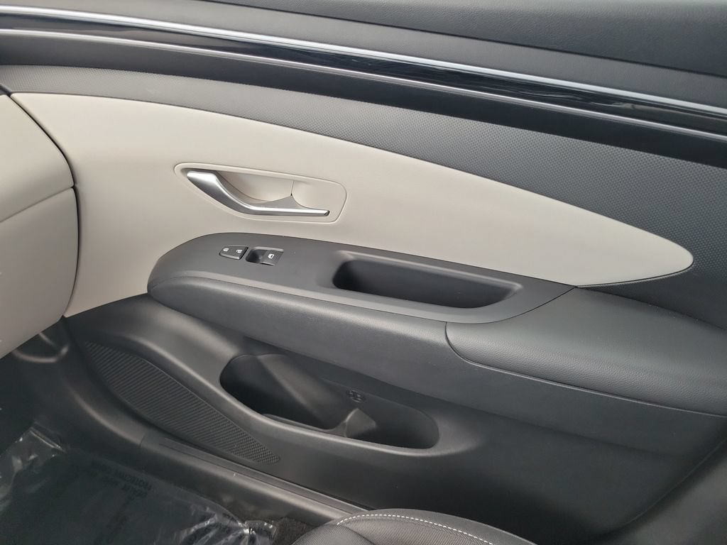 Used 2024 Hyundai Tucson SE FWD image 16