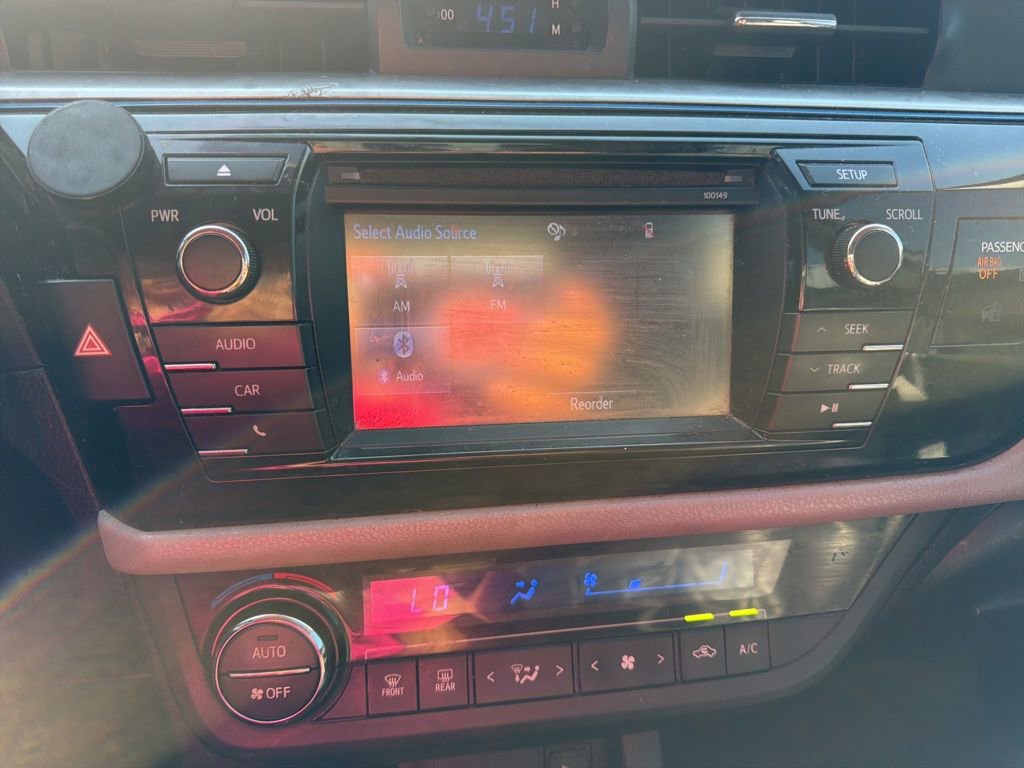 Used 2015 Toyota Corolla LE FWD image 12