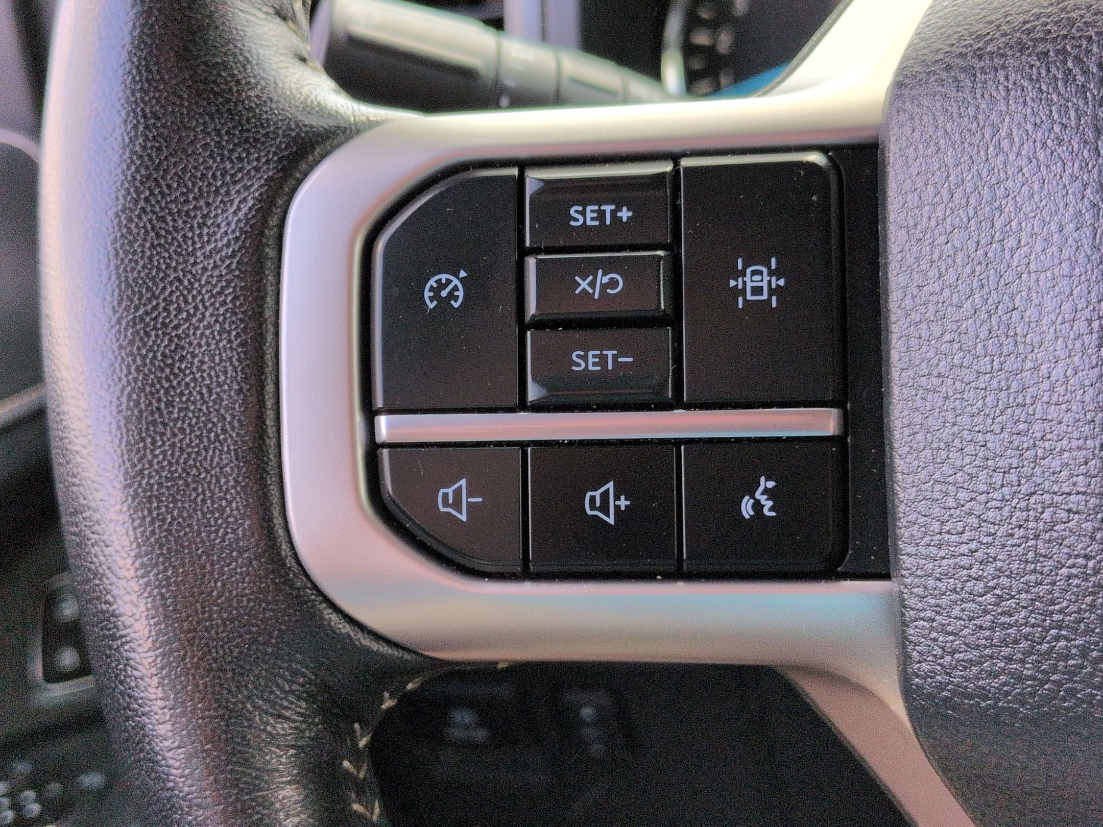 Used 2024 Ford Expedition Max XLT image 19