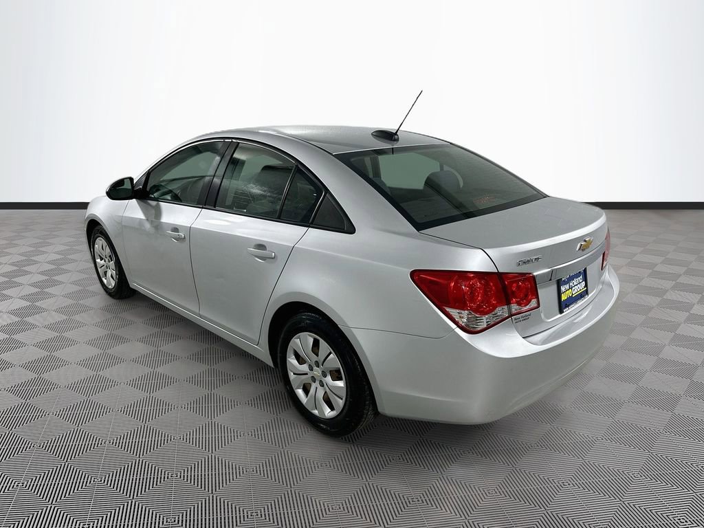 Used 2016 Chevrolet Cruze LS FWD image 5