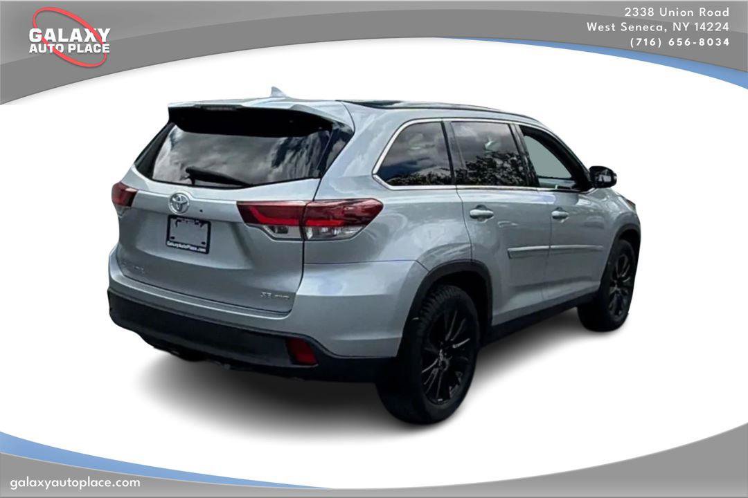Used 2019 Toyota Highlander SE AWD/4WD image 5