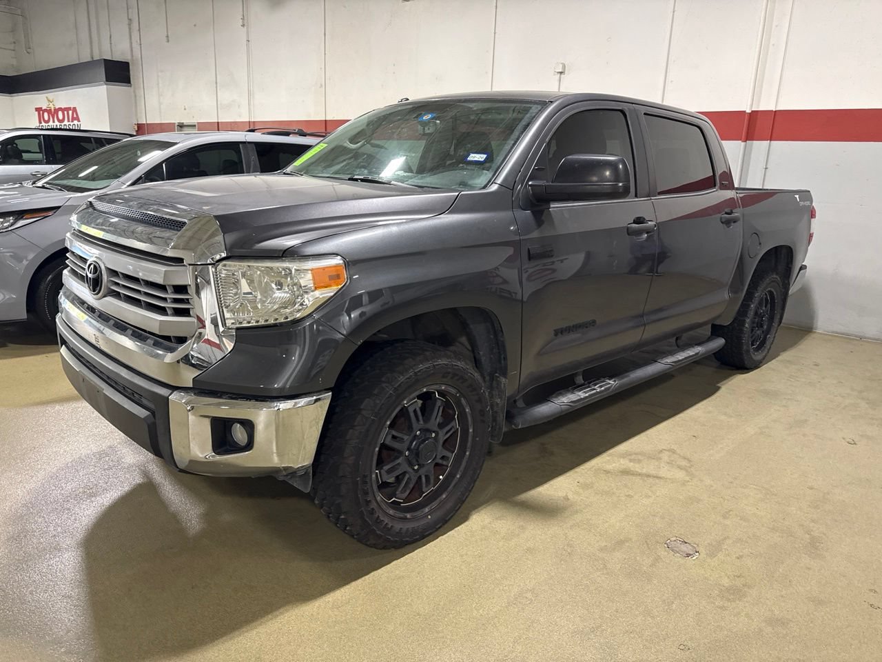Used 2017 Toyota Tundra SR5 w/ SR5 Upgrade Package