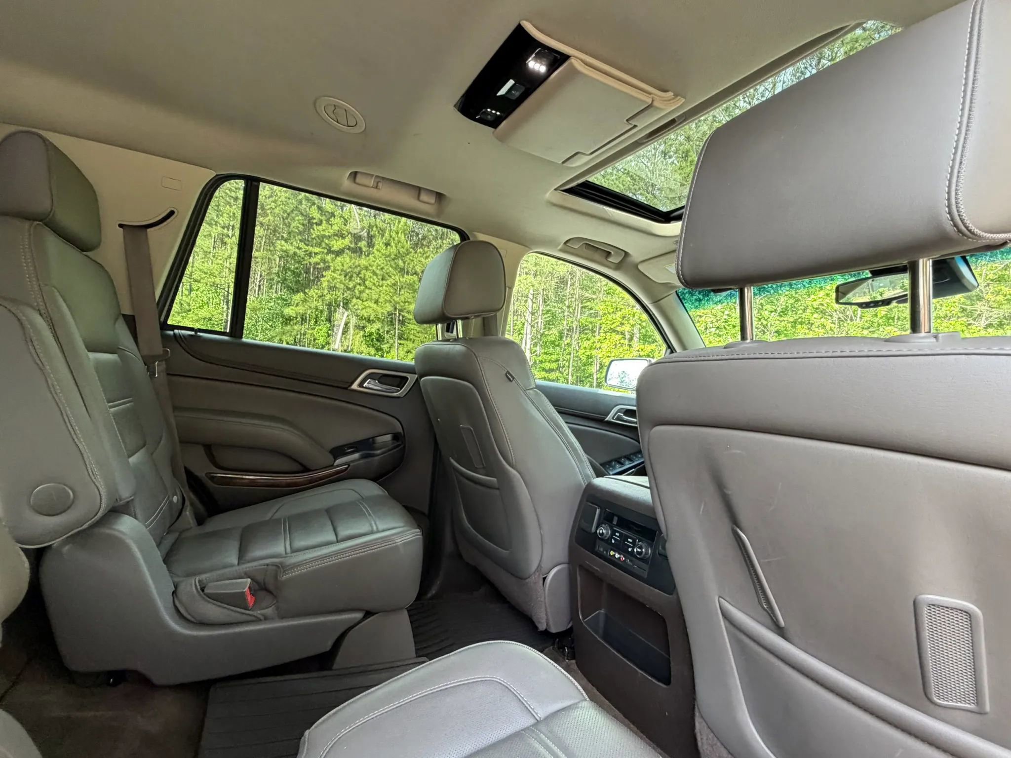 Used 2015 GMC Yukon Denali w/ Open Road Package RWD image 33