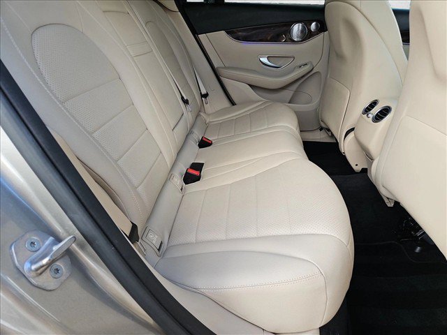 Used 2020 Mercedes-Benz GLC 300 image 21