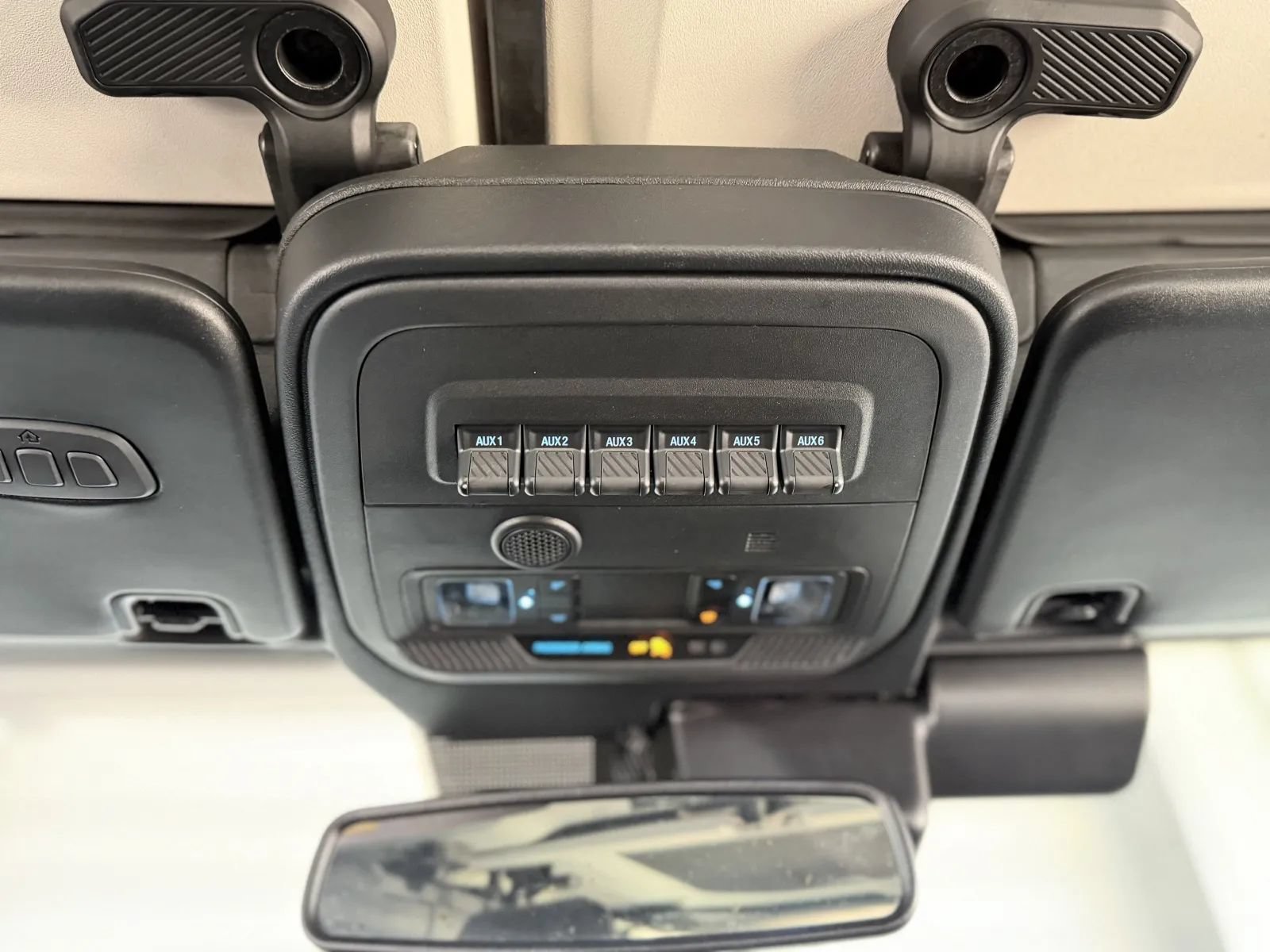 Used 2025 Ford Bronco Badlands AWD/4WD image 42