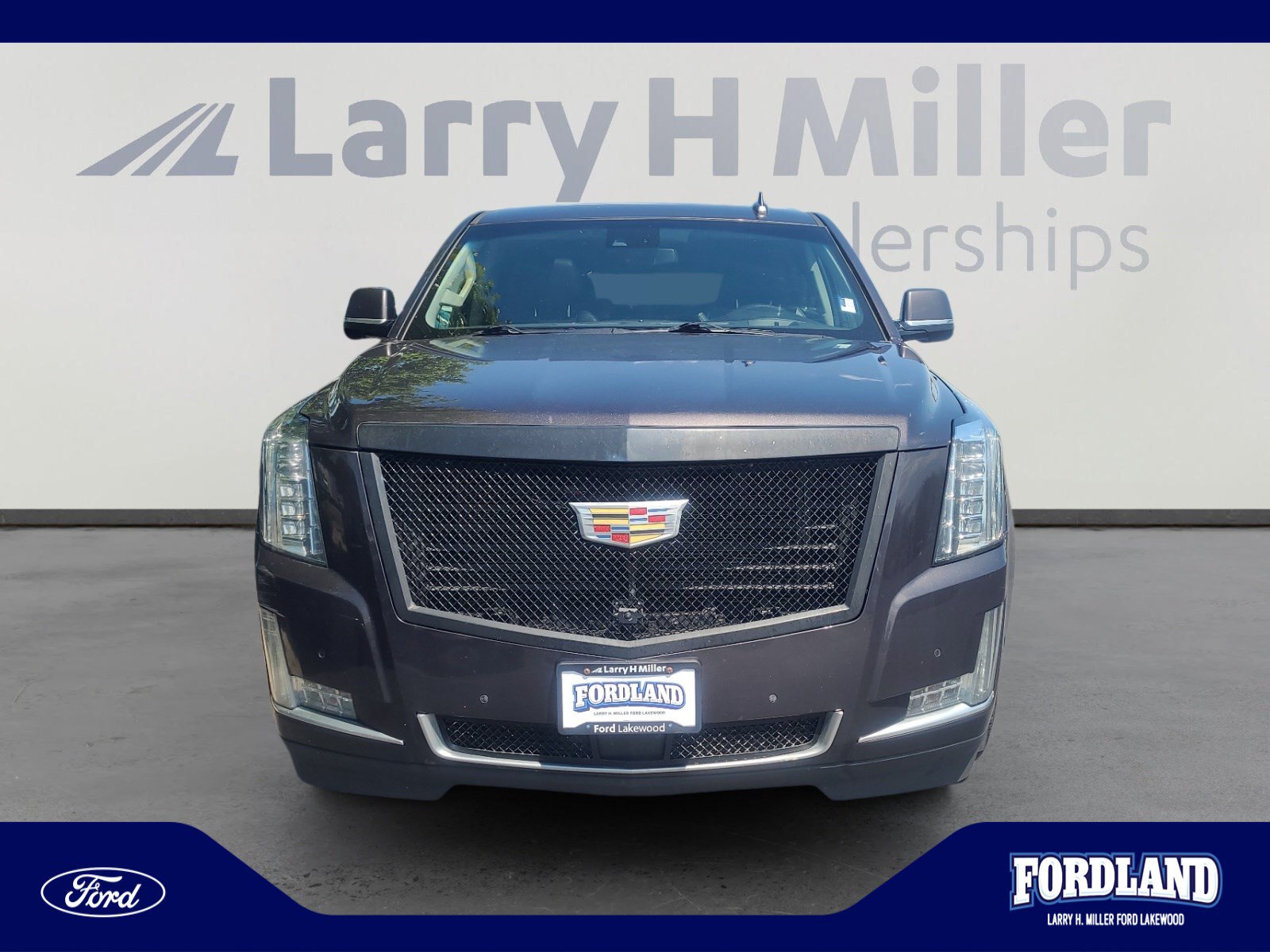 Used 2017 Cadillac Escalade Premium Luxury AWD/4WD image 8