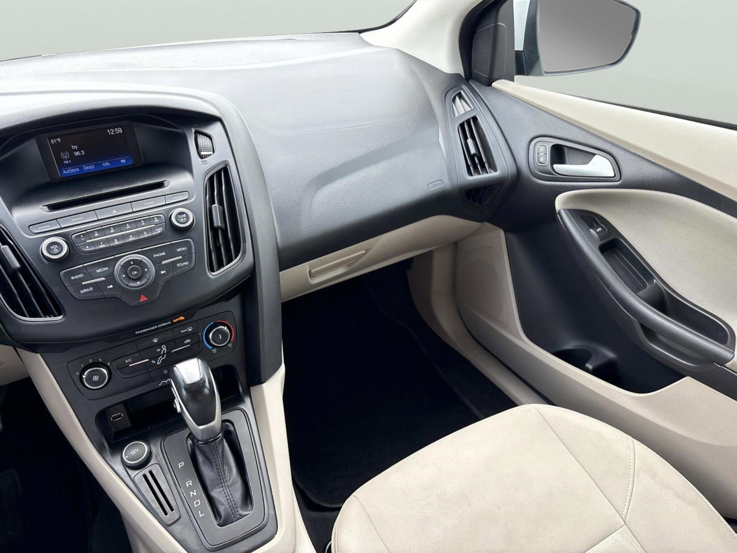 Used 2015 Ford Focus SE FWD image 11