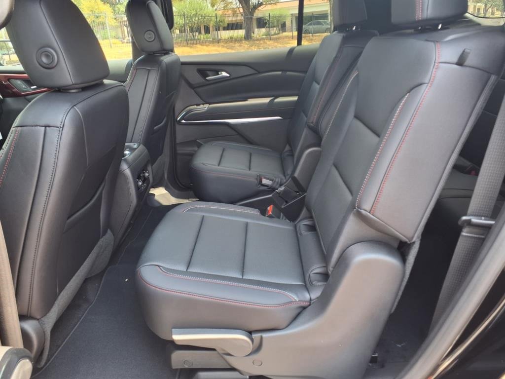 New 2026 Chevrolet Traverse Z71 w/ Driver Confidence Package image 7