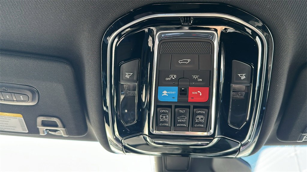 Used 2024 Jeep Grand Cherokee Overland w/ Adv Protech Group III image 26