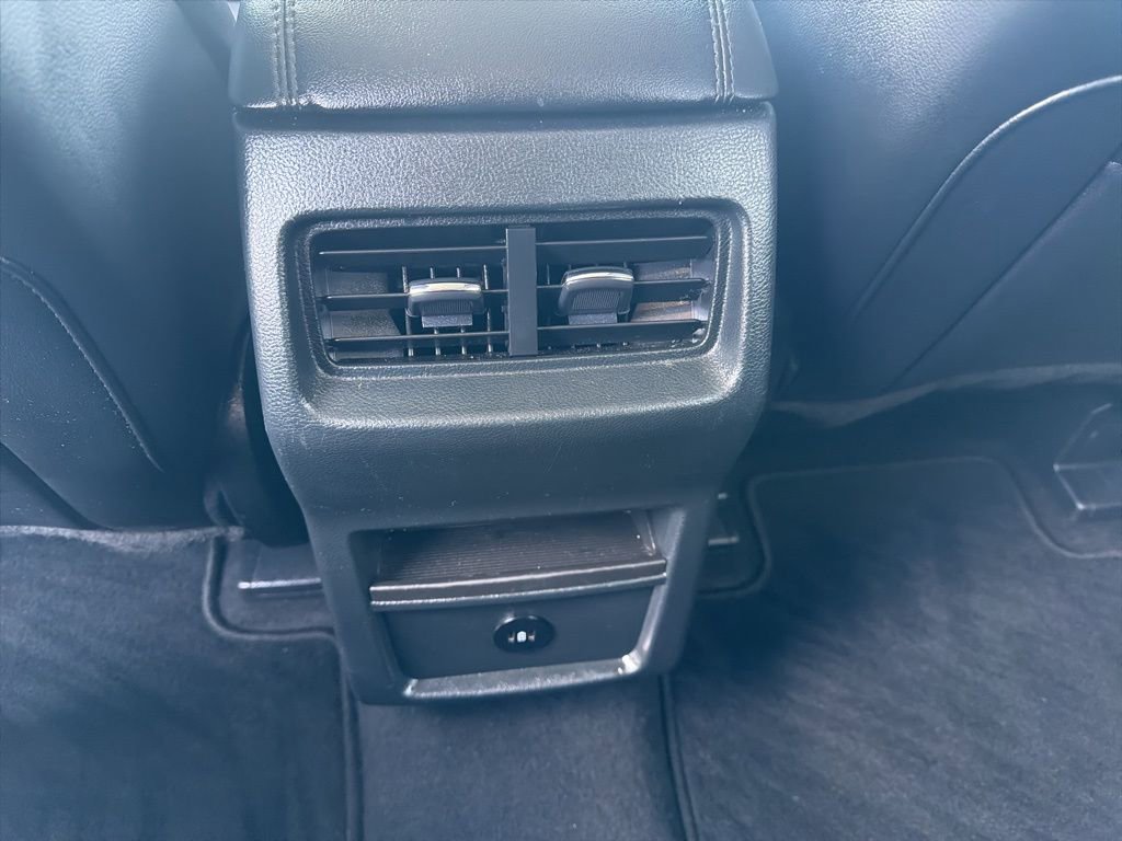 Used 2024 Ford Edge SEL image 16