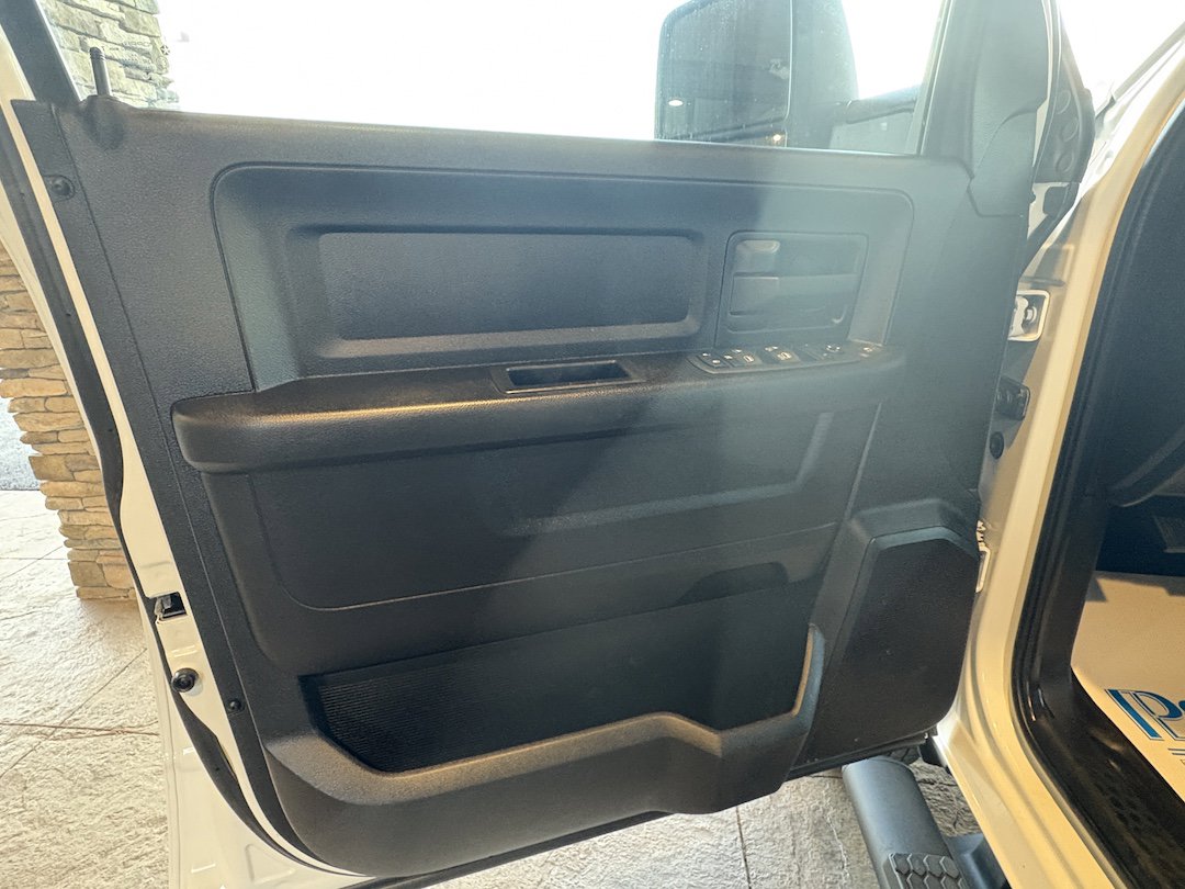 Used 2023 RAM 3500 Tradesman image 23