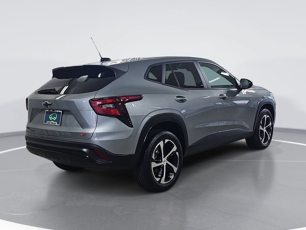 Certified 2024 Chevrolet Trax RS w/ Driver Confidence Package FWD image 3