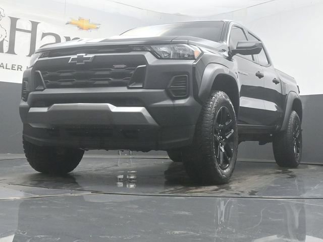 Used 2023 Chevrolet Colorado Trail Boss w/ Advanced Trailering Package AWD/4WD image 4