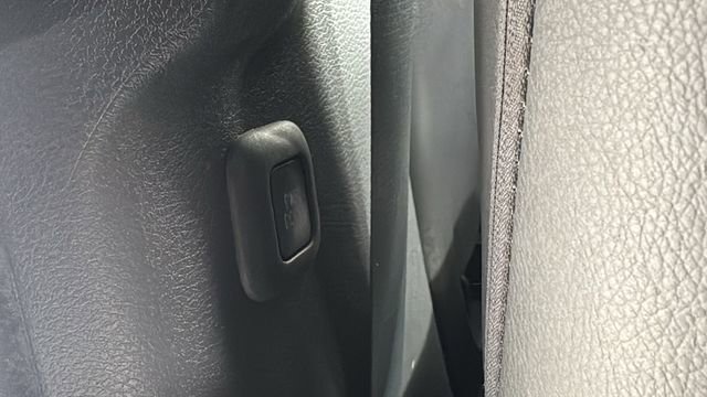 Used 2024 Toyota Sienna XLE image 39