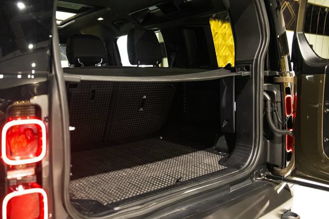Used 2022 Land Rover Defender 110 X-Dynamic SE AWD/4WD image 26
