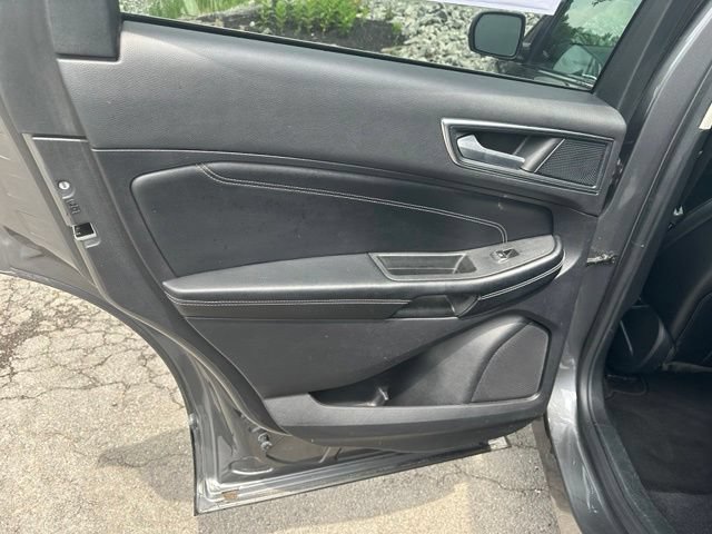 Used 2022 Ford Edge Titanium w/ Equipment Group 301A AWD/4WD image 21