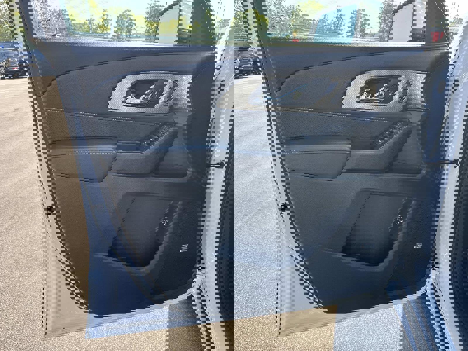 Certified 2023 Chevrolet Traverse Premier w/ LPO, Floor Liner Package image 6