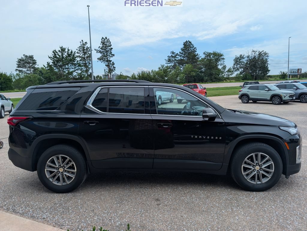 Used 2023 Chevrolet Traverse LT FWD image 7